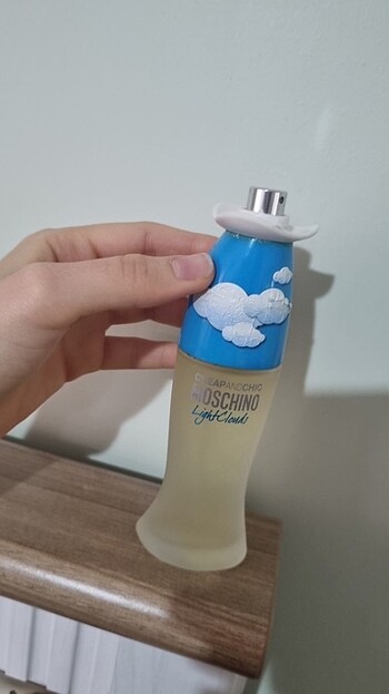 Moschino Light Clouds 