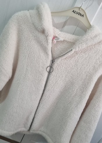 Pull and Bear Beyaz Peluş Kısa Kadın Ceket
