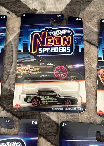 Beden Renk Hot Wheels Neon Speeders Oyuncak Arabalar Seti