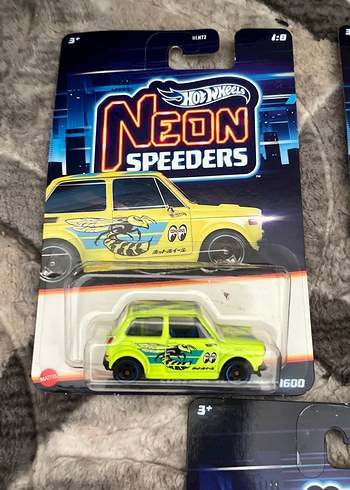 Hot Wheels Neon Speeders Oyuncak Arabalar Seti