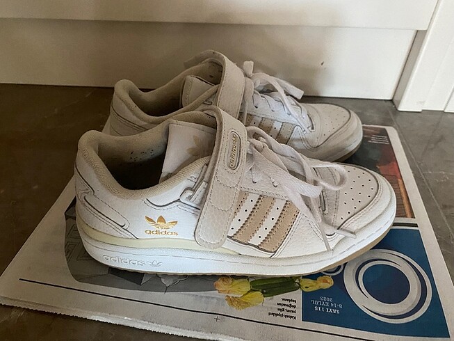 Adidas forum low