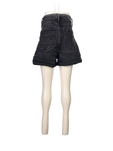 34 Beden Stradivarius Mini Şort %70 İndirimli.