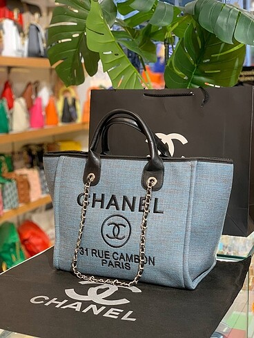 Chanel Popiler model