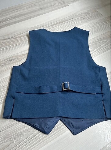 xs Beden Pull and bear yelek