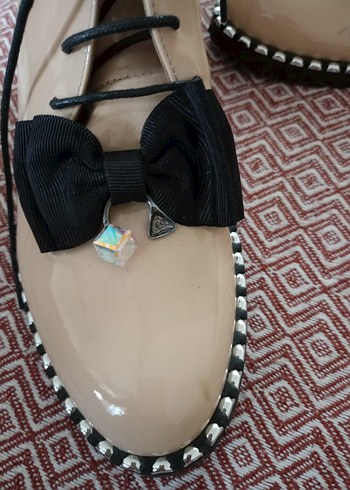 Bej Parlak Yüksek Topuklu Fiyonk Detaylı Bot - Görsel 2