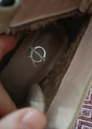 Bej Parlak Yüksek Topuklu Fiyonk Detaylı Bot - Görsel 5