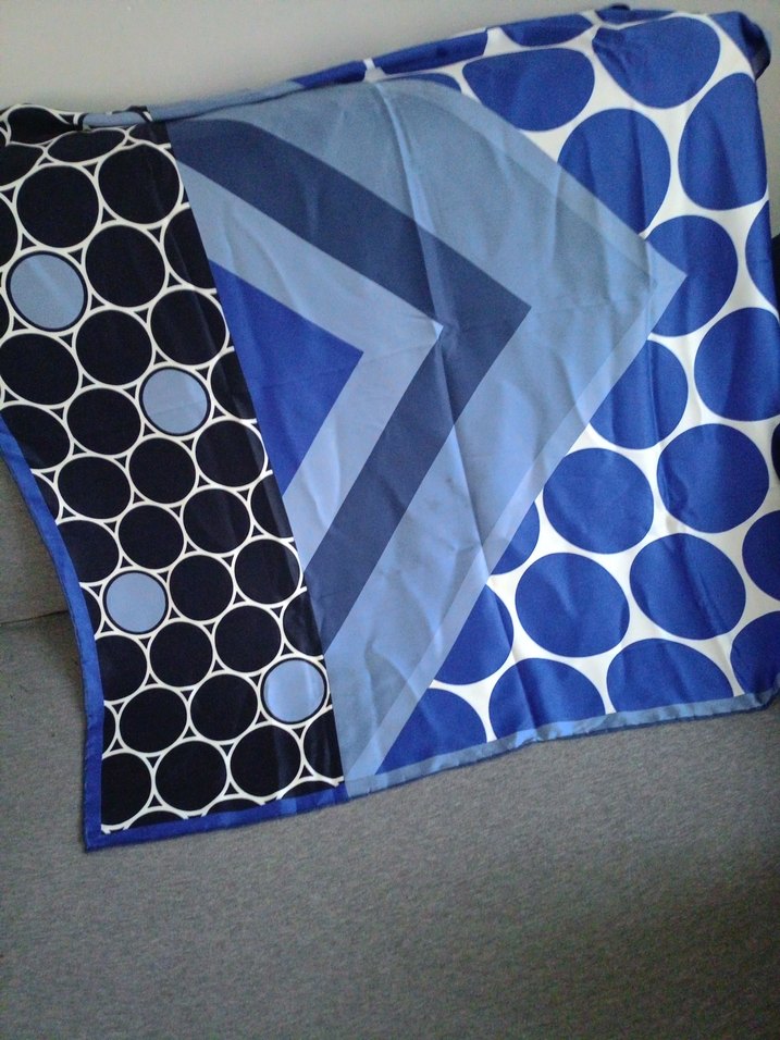 Kadın Lacivert Desenli eşarp - Görsel 3