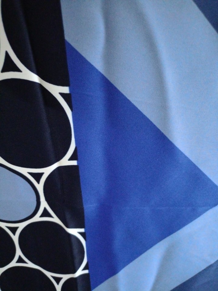 Kadın Lacivert Desenli eşarp - Görsel 2