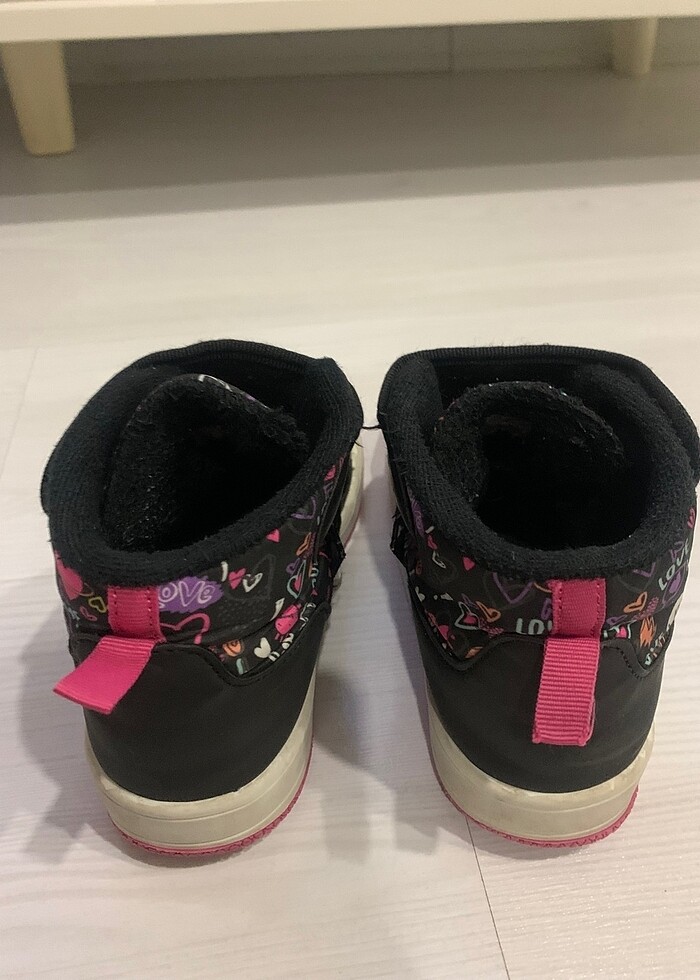 LCW çocuk bot - Görsel 2