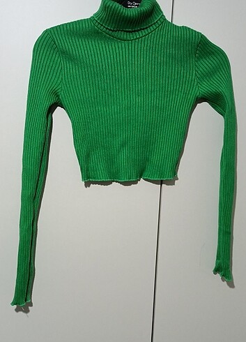 Bershka Boğazlı uzun kollu crop 