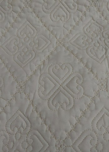 Beyaz Nakışlı Yatak Örtüsü - Görsel 4