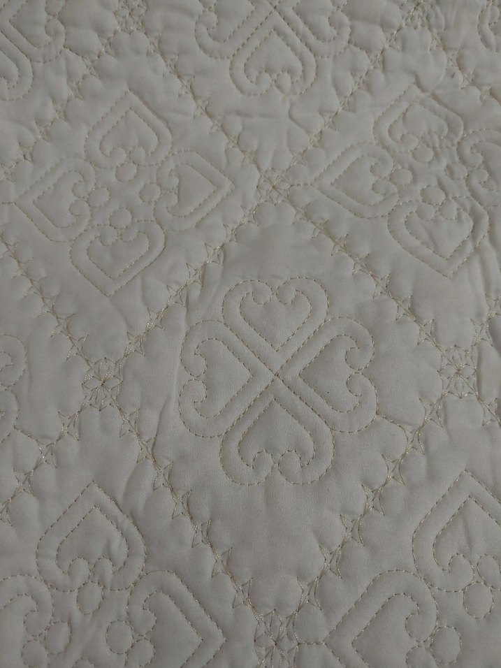 Beyaz Nakışlı Yatak Örtüsü - Görsel 4