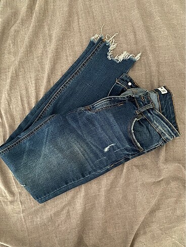 Pull and Bear Pantolon