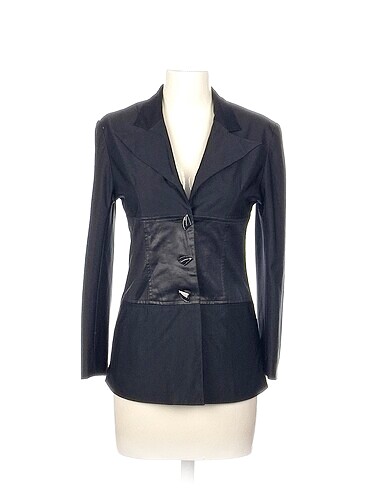 Diğer Blazer %70 İndirimli.