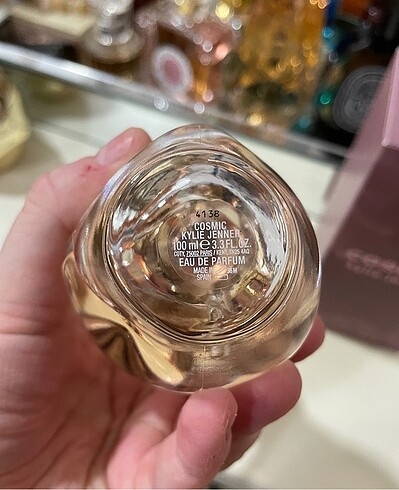  Beden Kylie Jenner Cosmic