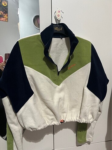 crop kazak