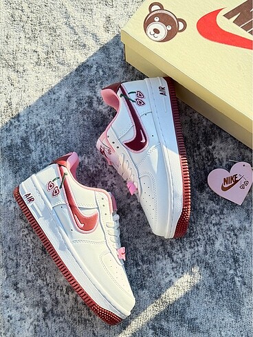 36 Beden Nike Air Force 1 ?Kiraz? İthal Ürün