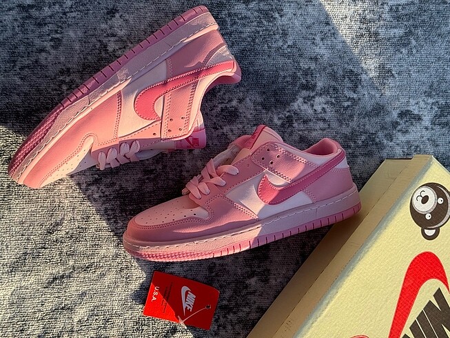 39 Beden Nike Dunk Low Pink Gun
