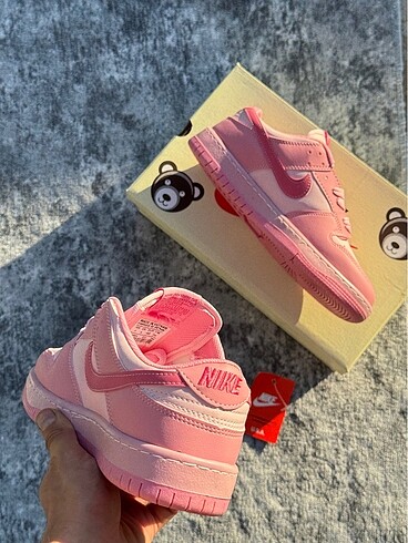 Nike Nike Dunk Low Pink Gun