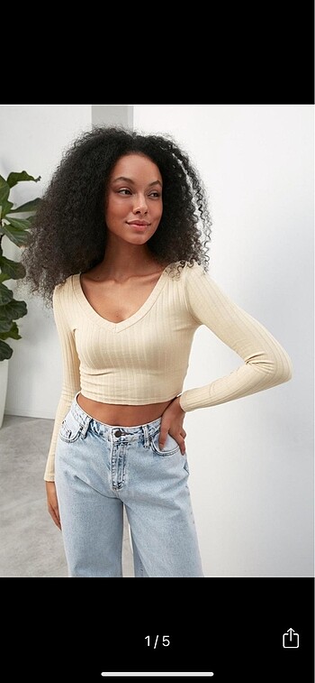 Bej V-Yaka Uzun Kollu Örme Bluz Crop Tshirt Tişört