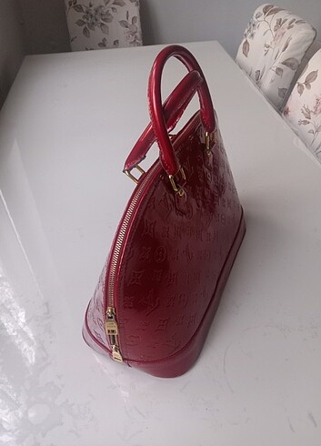 Louis Vuitton Kırmızı Çanta 