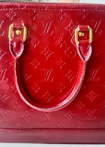  Beden Louis Vuitton Kırmızı Çanta 