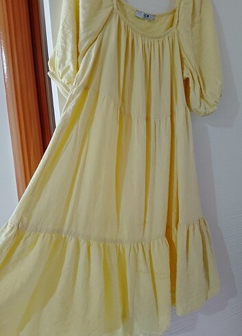 Sarı elbise 