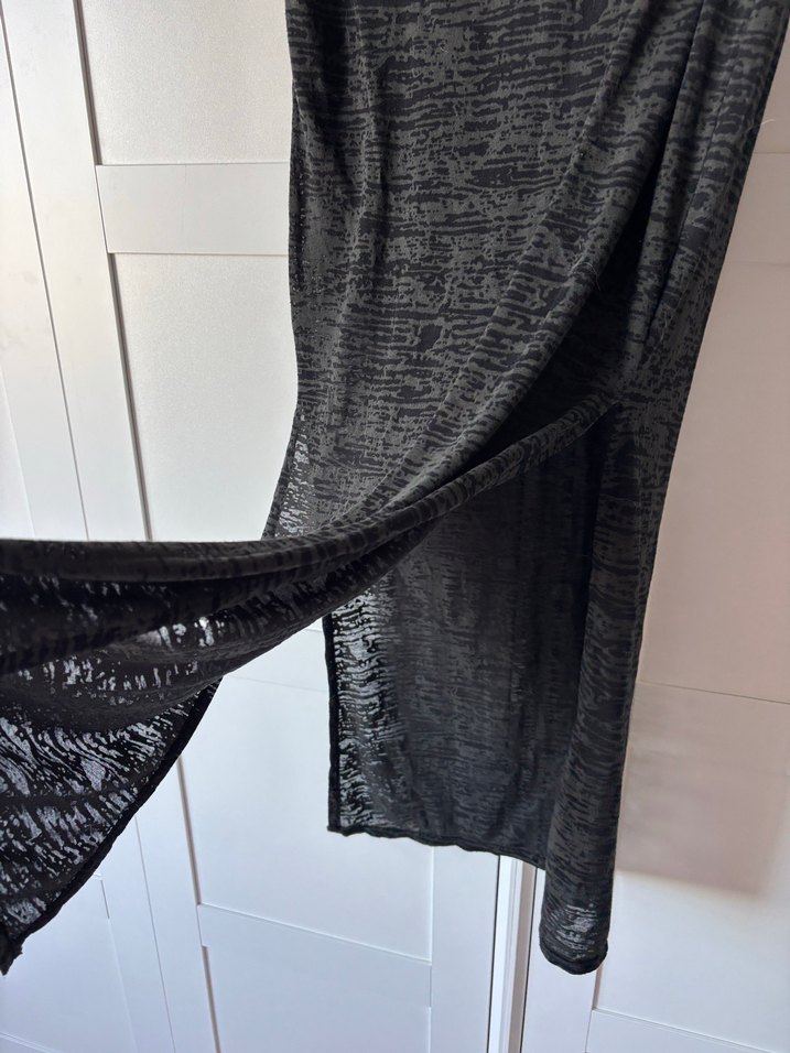 Gri Uzun yırtmaçlı Etek - Görsel 2