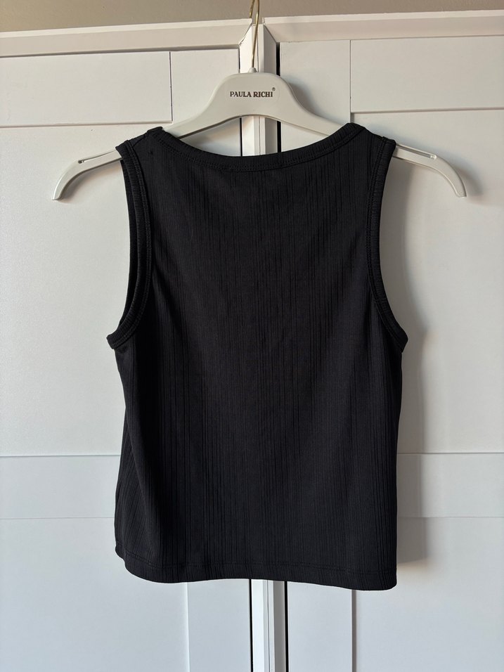 İnde çizgili Siyah Kadın Atlet - Görsel 3