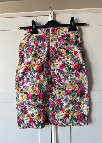 Çiçek Desenli Renkli Düğmeli etek - Görsel 3