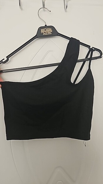 Siyah Crop
