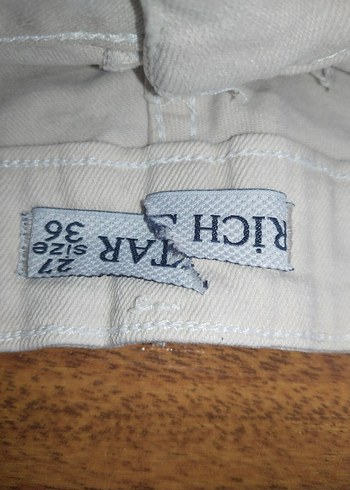 Düğmeli Bej Yüksek Bel Kadın Şort - Görsel 4