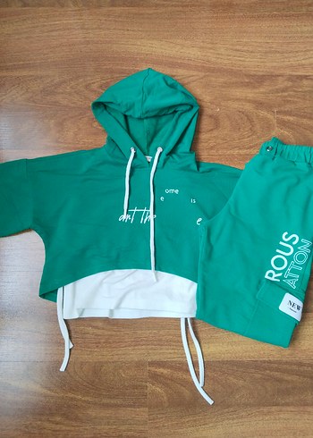 Yeşil Oversize Kapüşonlu ve Eşofman Altı Takımı - Görsel 2