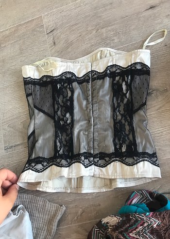Topshop Dantel Detaylı Siyah Beyaz Straplez Büstiyer