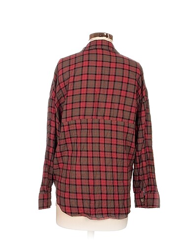 s Beden Pull and Bear Gömlek %70 İndirimli.