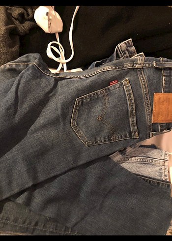 Levis Jean Sifir