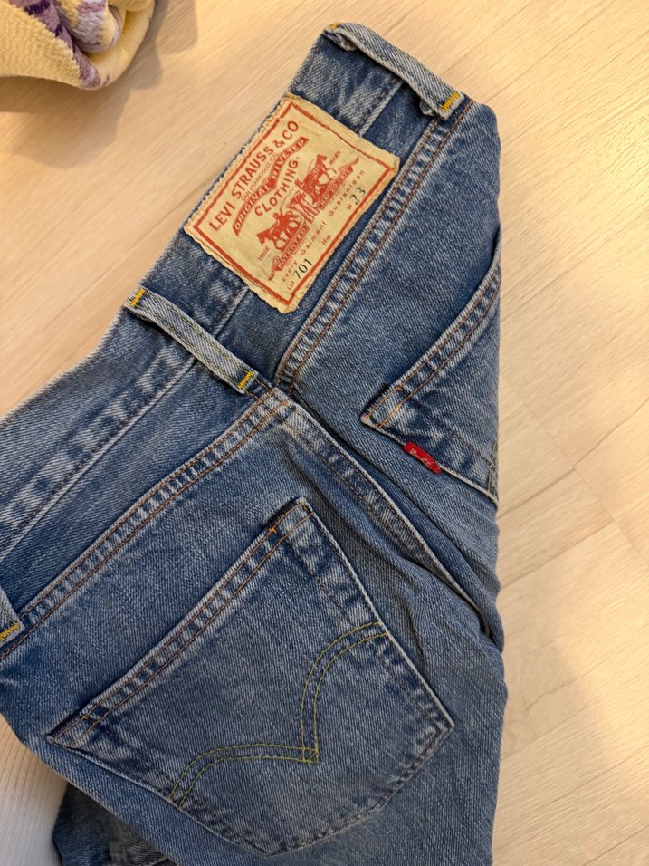Levis jean 701 model — görsel 2/3