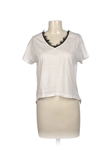 Diğer T-shirt %70 İndirimli.