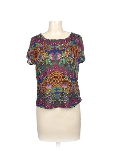 Koton T-shirt %70 İndirimli.