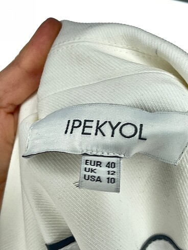 40 Beden beyaz Renk ipekyol Blazer %70 İndirimli.