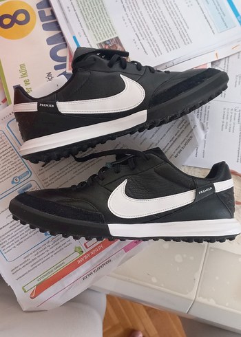 Nike Erkek Siyah Beyaz Futbol Ayakkabısı