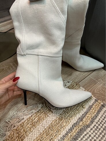 37 Beden beyaz Renk Zara denim çizme