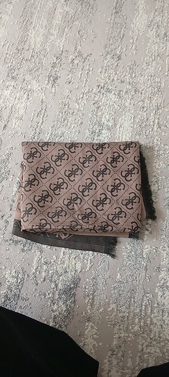 Guess Pamuklu şal guess