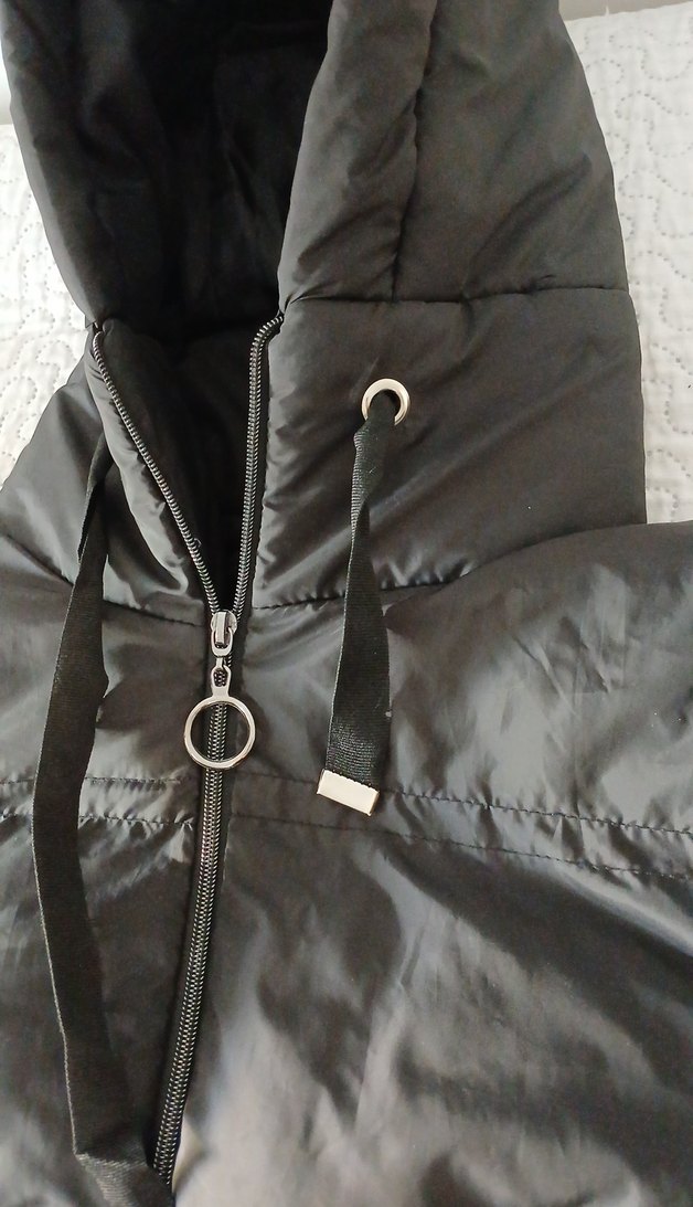 Siyah Kapüşonlu Fermuarlı Kısa Mont - Görsel 2