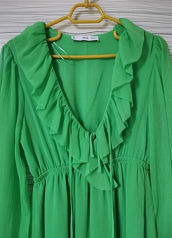 xs Beden yeşil Renk MANGO elbise. 