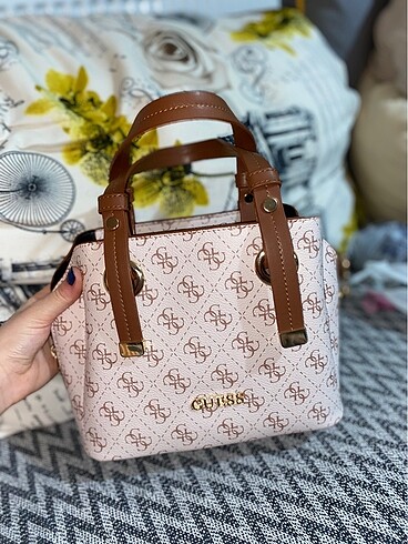 GUESS ÇANTA