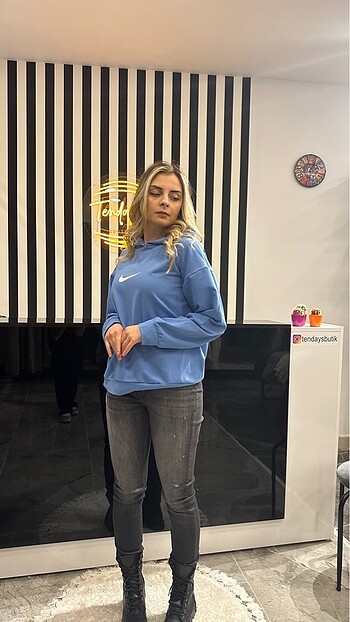 Diğer Nike kapüşonlu sweat