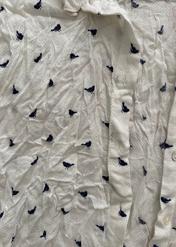 Düğmeli V Yaka Beyaz Kadın Gömlek - Görsel 3