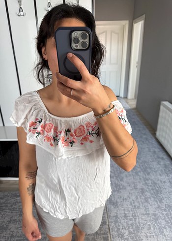 Dantel Detaylı Çiçek Baskılı Straplez Bluz - Görsel 2