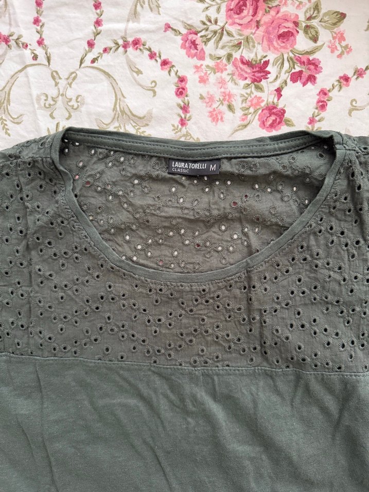 Gri Dantel Detaylı Bluz - Görsel 2